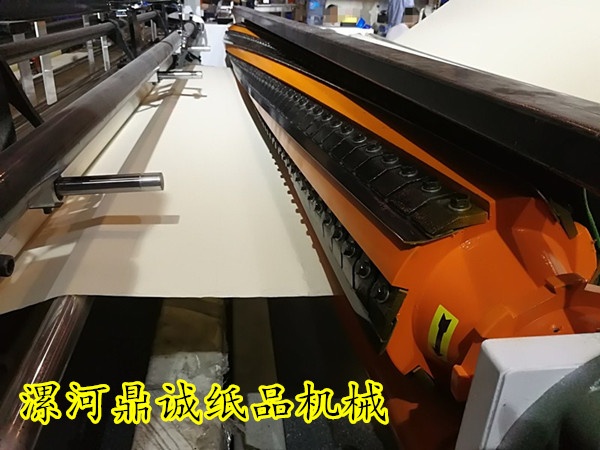 衛(wèi)生紙復(fù)卷機